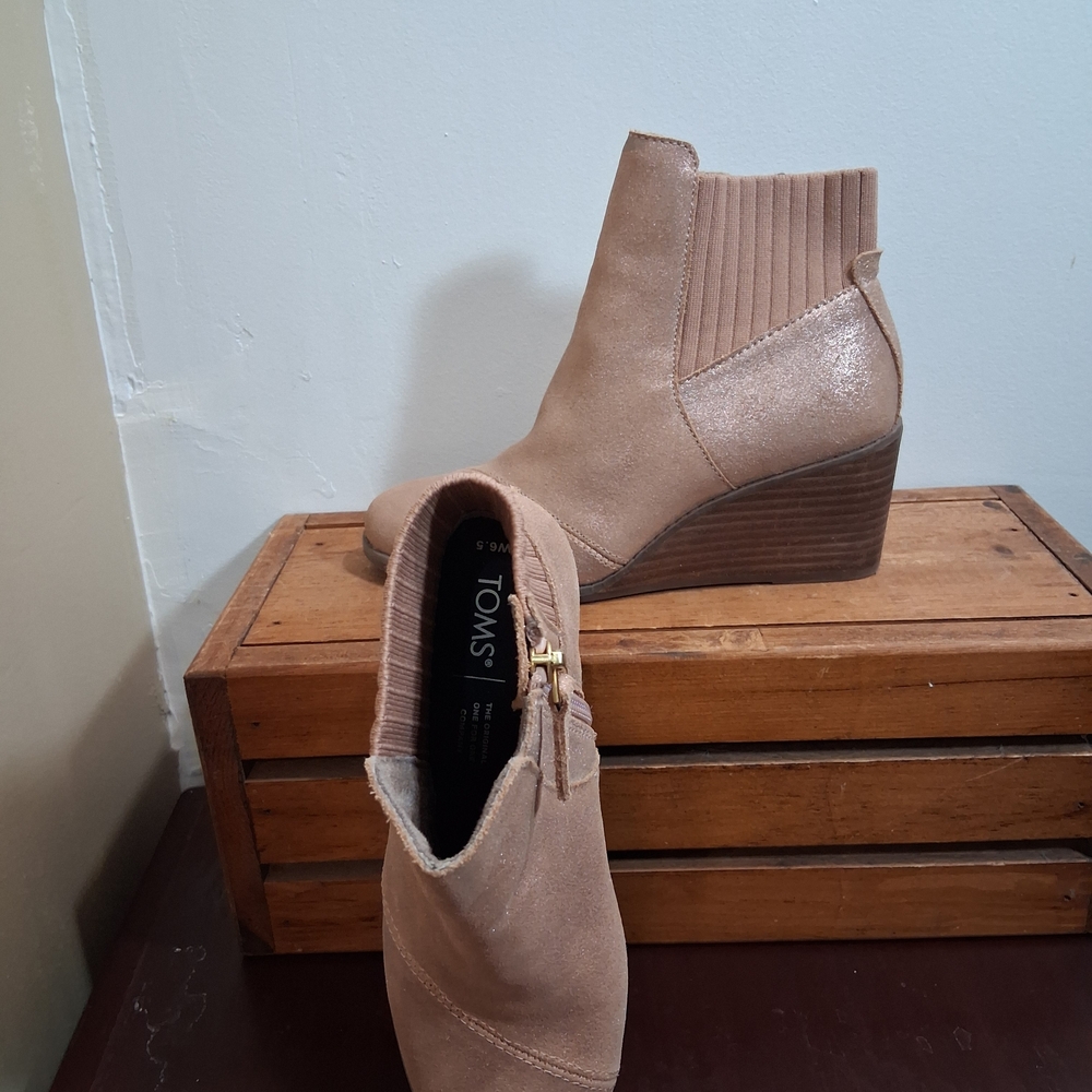 TOMS Sadie Glittery Ankle Boots - Picture 4 of 4